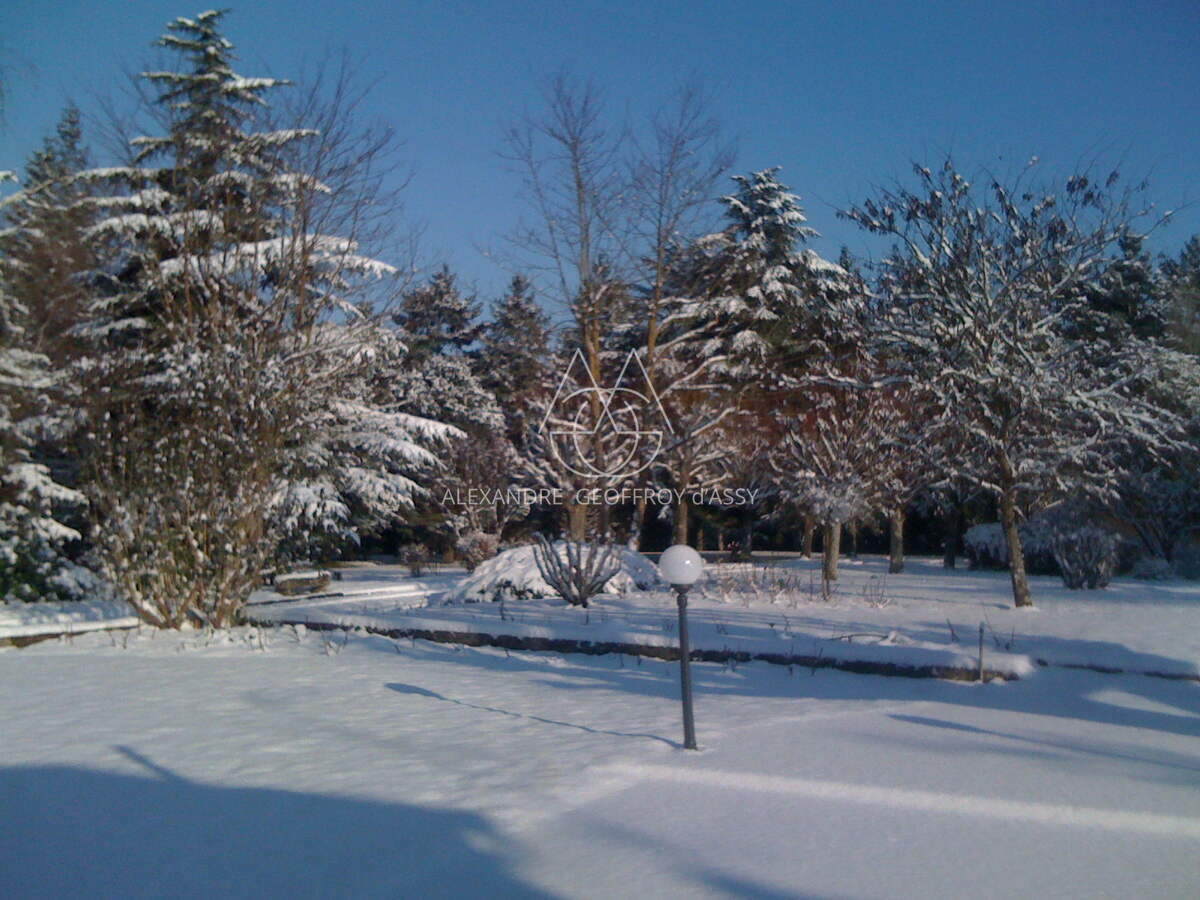 PROPRIETE SUR 1.5 HECTARES EN PERIPHERIE DE TOURS SUD