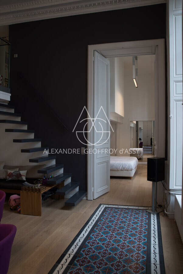 Appartement parisien d'exception – Charme de l'ancien & modernité élégante dans le 9ème.