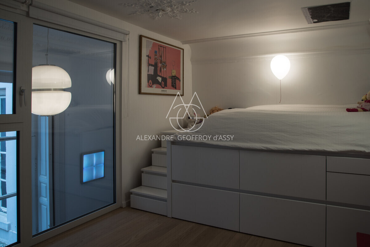 Appartement parisien d'exception – Charme de l'ancien & modernité élégante dans le 9ème.