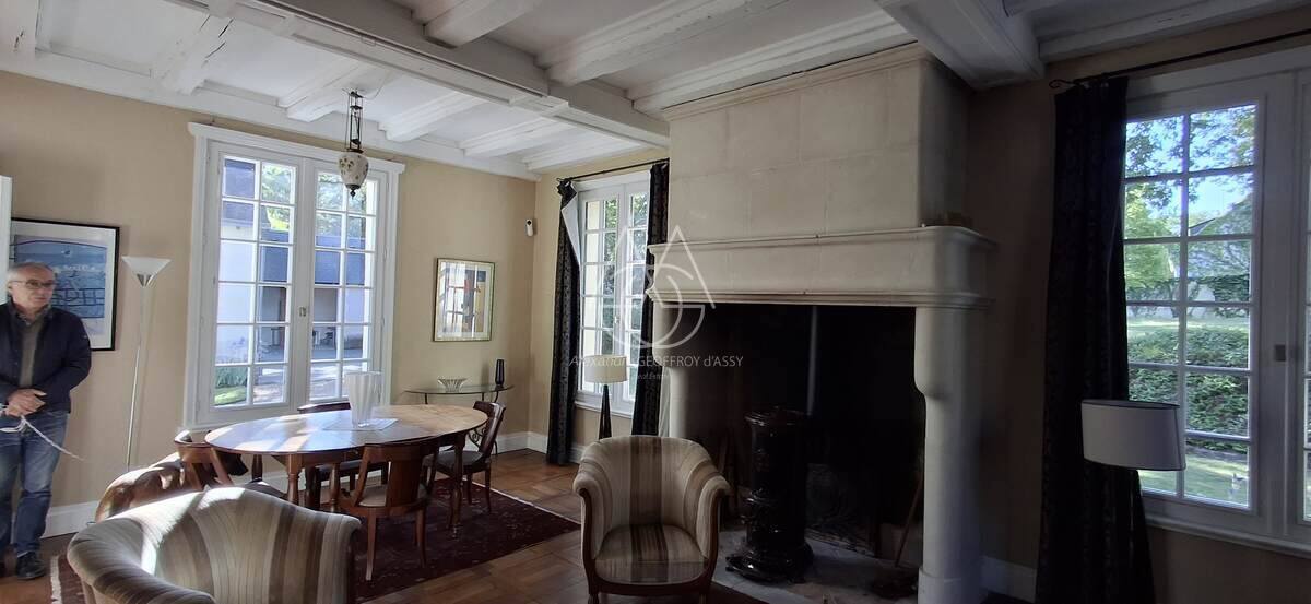 Superbe Maison en piere de taille du XVIII ème en parfait état au sud de Tours.
