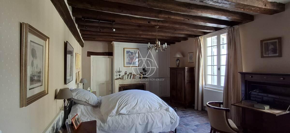 Superbe Maison en piere de taille du XVIII ème en parfait état au sud de Tours.