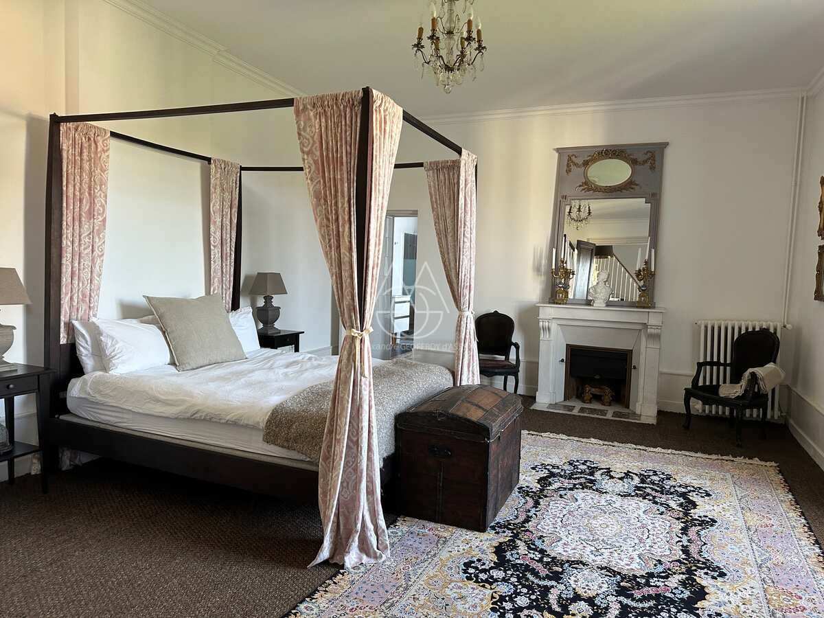 Maison de maitre complétement rénovée sur la route de Richard coeur de Lion