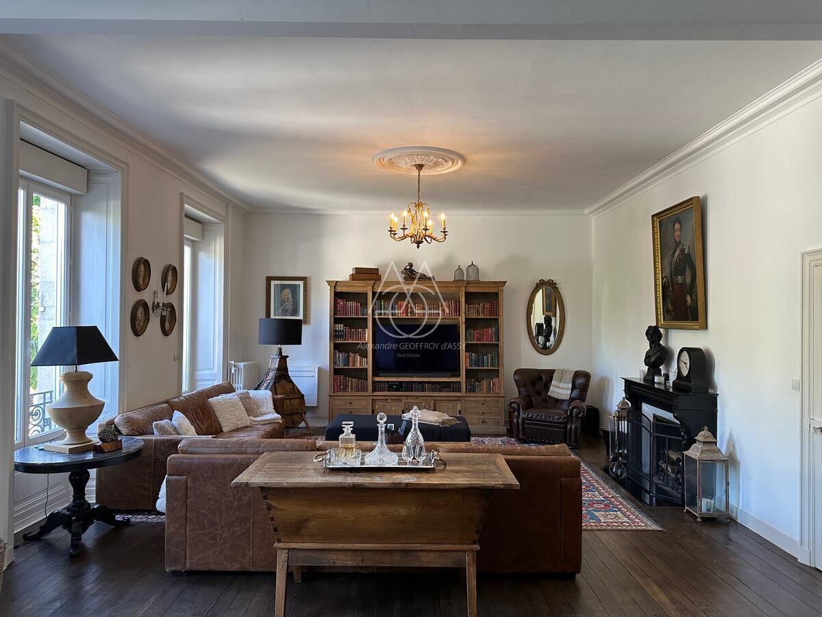 Maison de maitre complétement rénovée sur la route de Richard coeur de Lion