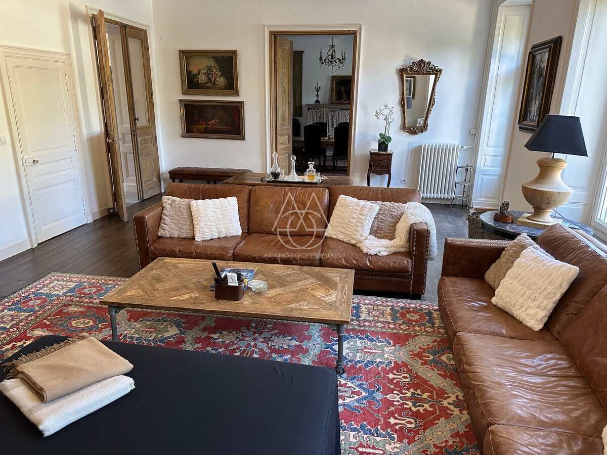 Maison de maitre complétement rénovée sur la route de Richard coeur de Lion
