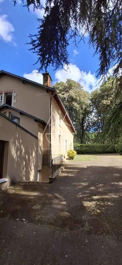 Somptueuse propriété, située à proximité immédiate de Poitiers
