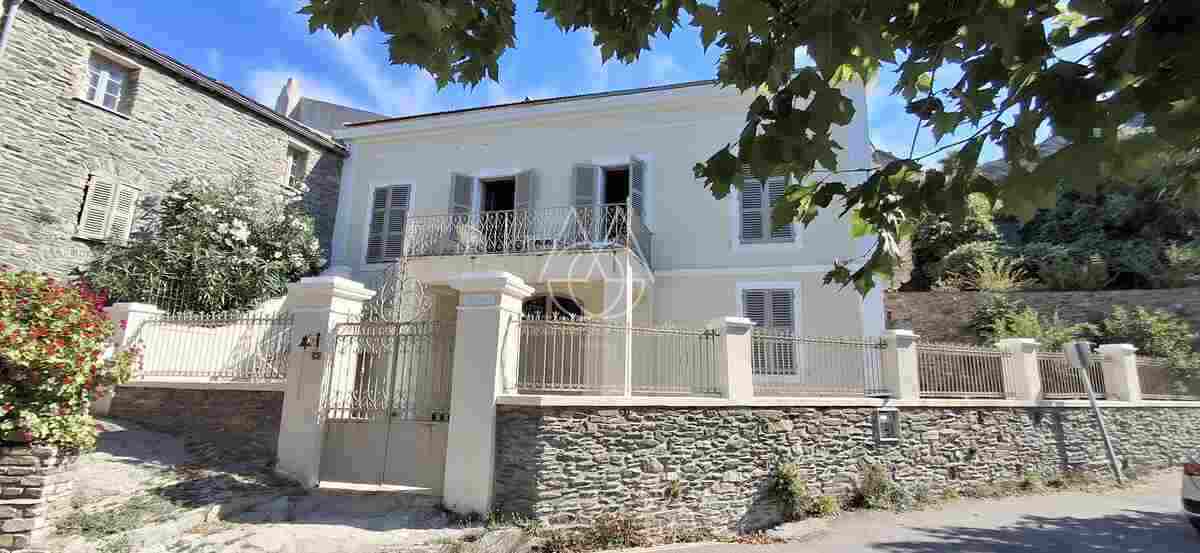 Maison d'américain Cap Corse avec petit gite séparé vue exceptionnelle.